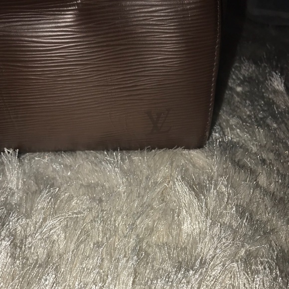 Louis Vuitton Epi Speedy 30 (SOLD) - Picture 4 of 5